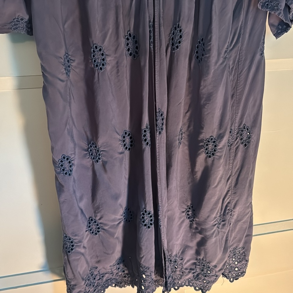 Robe - Picture 4 of 8